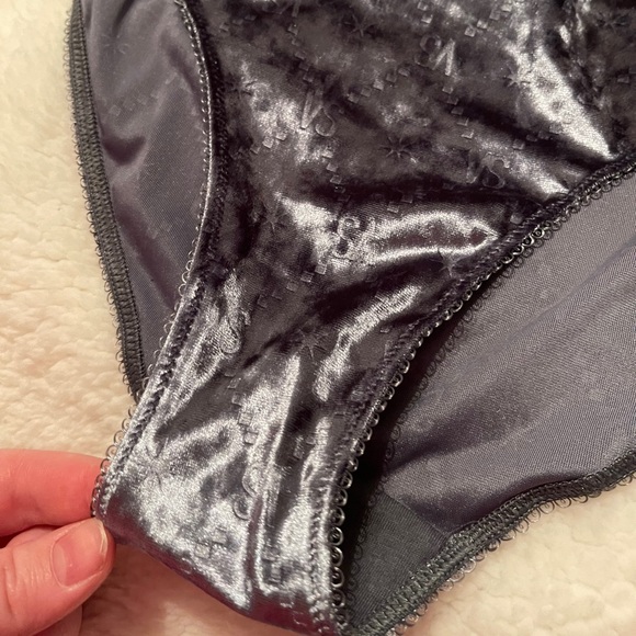 VICTORIA SECRET PANTY - Picture 3 of 8